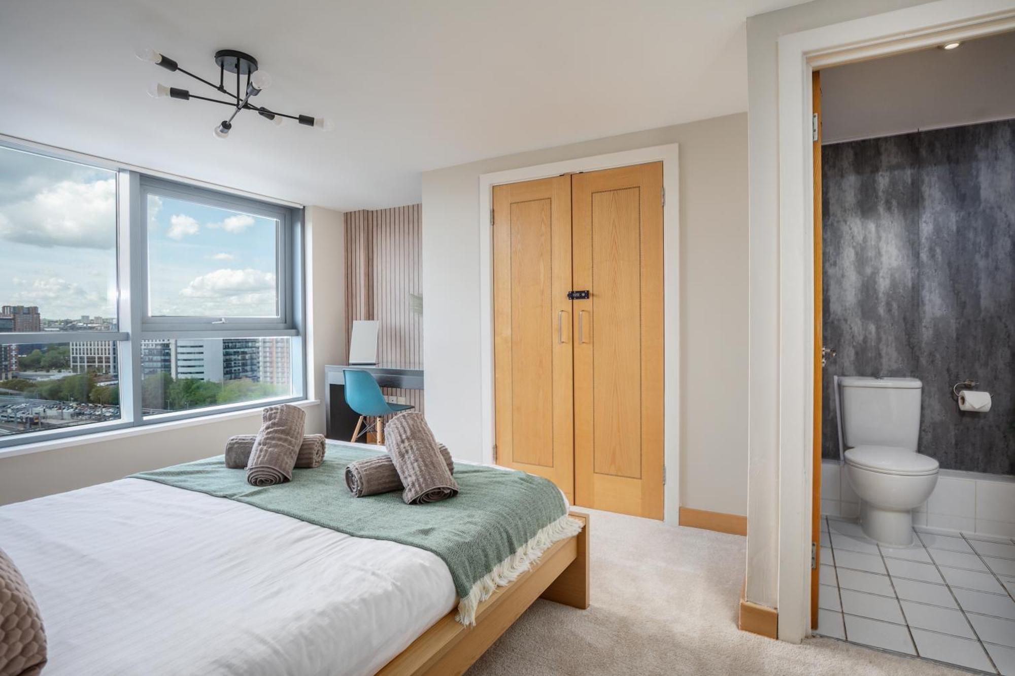Large Central Penthouse In Leeds Leeds  Exterior photo